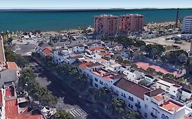 Paseo Maritimo De Poniente